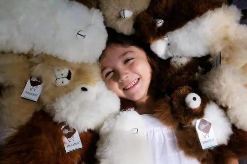 Miniatura 4 de Oso de Peluche de Alpaca Bebé Suave y Tierno - 9 pulgadas. Animal de Peluche de Alpaca Premium Hecho a Mano con Piel Auténtica de Alpaca. Lindo Oso