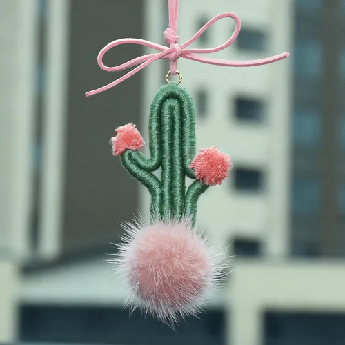 Miniatura 5 de Colgante de cactus de ganchillo para espejo retrovisor de automóvil, plantas peludas, adorno colgante para decoración del interior del automóvil