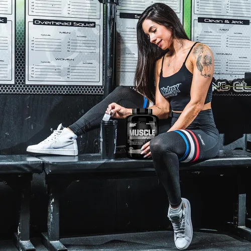 Miniatura 3 de Nutrex Research Proteína de suero de chocolate en polvo para hombres y mujeres, infusión aislada de suero con EAA y Hi BCAA Sports Nutrition