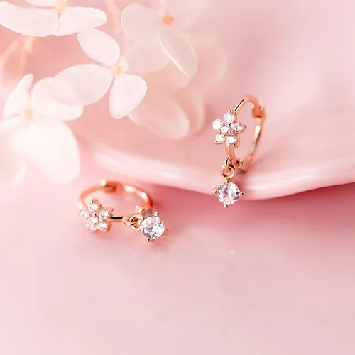 Miniatura 4 de SLUYNZ Aretes de aro pequeños de plata de ley para mujer, pequeños aretes de aro con flor de circonita cúbica