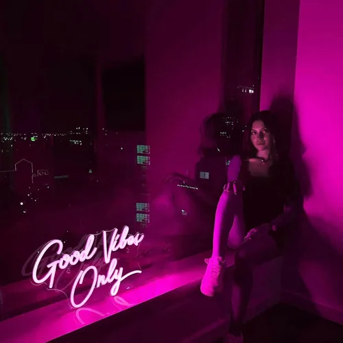 Miniatura 2 de Kavaas Letreros de neón Good Vibes Only para decoración de pared de 17.7" x 9.9" Letrero LED rosa Good Vibes Only para dormitorio, fiesta, bar