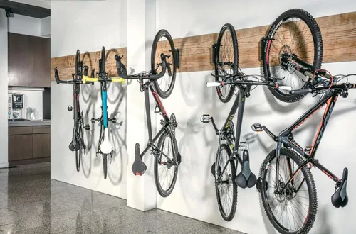 Miniatura 3 de Topeak Swing-Up EX - Soporte ajustable para bicicleta de montaje en pared con mecanismo de oscilación, diseño de ahorro de espacio, se adapta a