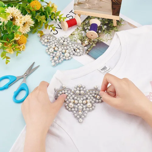Miniatura 3 de FINGERINSPIRE 2 parches de perlas para zapatos, apliques de imitación de diamantes de imitación para manualidades, diseño floral con purpurina, Plata