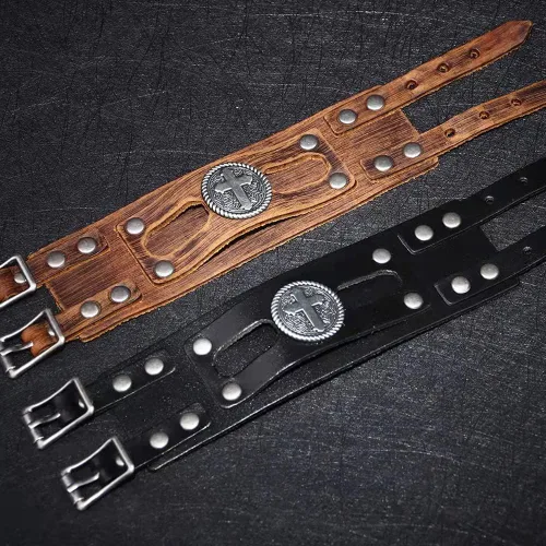 Miniatura 4 de NIGHTCRUZ Pulsera ancha de cuero con cruz, brazalete de puño de cuero medieval para hombres