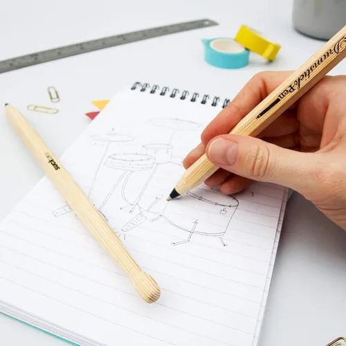 Miniatura 2 de Suck UK Bolígrafo Baqueta - Regalos de Baterista para Hombres - Regalos Para Bateristas - Accesorios de Batería - Bolígrafo de Madera