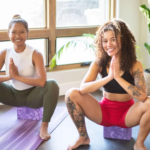 Miniatura 5 de Hugger Mugger Bloque de yoga de espuma de 4 pulgadas, fuerte y estable, bordes biselados para mayor comodidad, tamaño de bloque más favorito, ayuda