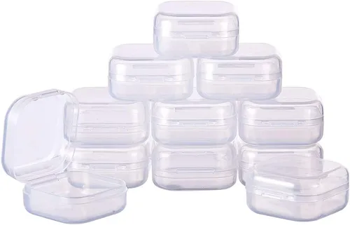 BENECREAT Paquete de 24 contenedores cuadrados de plástico transparente de 1.38 x 1.38 x 0.7 pulgadas, con tapa para artículos, tapones para los