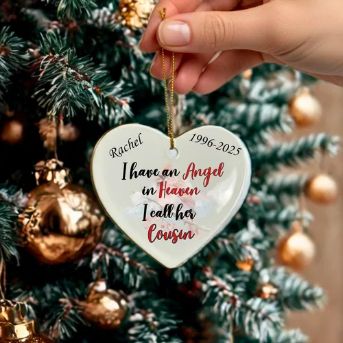 Miniatura 7 de Adorno de Navidad conmemorativo personalizado 2025 – Recuerdo de cerámica en forma de corazón – Tengo un ángel en el cielo I Call Her Primo – Regalo