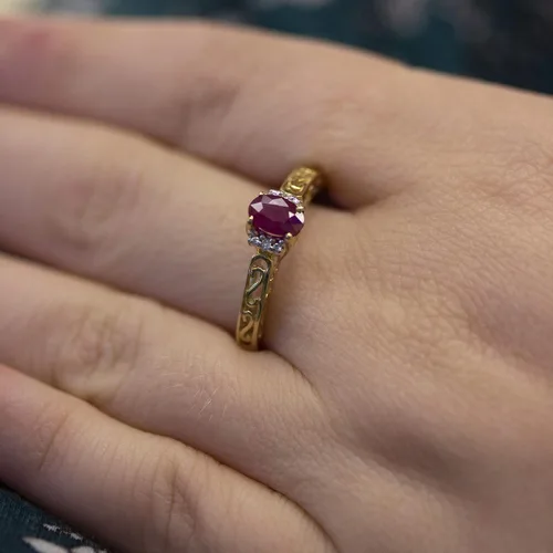 Miniatura 6 de Direct-Jewelry Anillo de diamantes y rubí ovalado de oro amarillo de 14 k