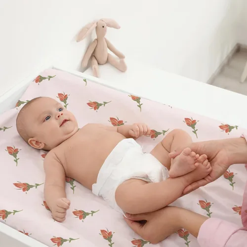 Miniatura 3 de Gllquen Baby Paquete de 4 sábanas de moisés, transpirable y acogedora, sábana bajera elástica para cuna de viaje, patrón floral de moda, sábanas