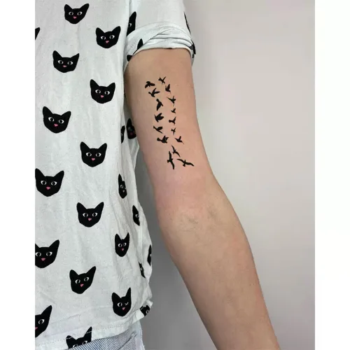 2 hojas de tatuajes temporales pequeños pequeños para mujeres y hombres, manos, cuello, muñeca, lindas calcomanías de tatuaje de dibujos animados de