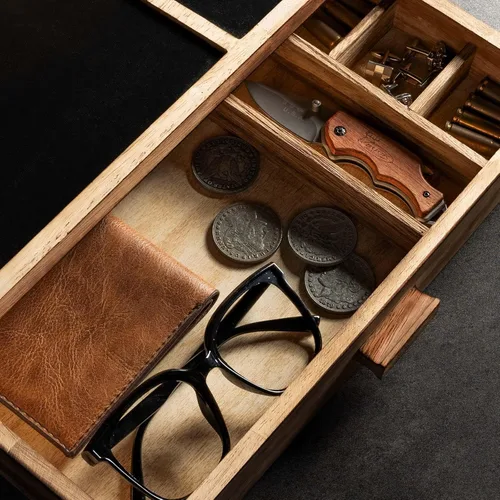 Miniatura 3 de DGWJSU Estación de acoplamiento para teléfono como regalo para hombres, estante de pistola de madera como organizador de mesita de noche para caja