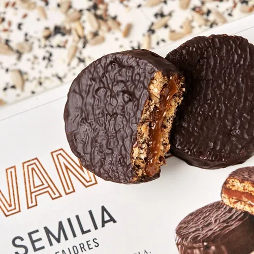 Miniatura 4 de Havanna - Chocolate Alfajor con Semillas - (Chía - Sésamo - Semillas de Amapola de Girasol Lino y Quinoa) 70% Cacao - Caja de 4 Unidades - 7.76 oz