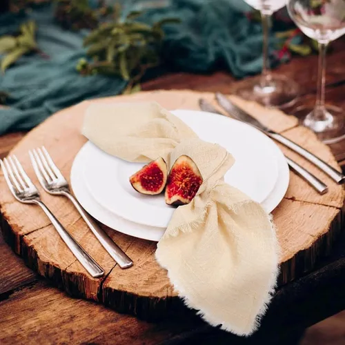 Miniatura 8 de 24 servilletas de tela hechas a mano con flecos beige, 16 x 16 pulgadas, delicadas servilletas de algodón rústico a granel para bodas, cenas, fiestas