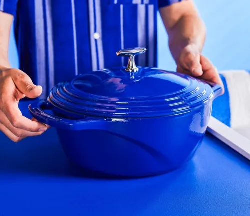 Miniatura 2 de Horno Holandés Esmaltado de Hierro Fundido de 4.5 Qt de Lodge USA - Utensilio de Cocina de Hierro Fundido - Olla Holandesa con Tapa Esmaltada