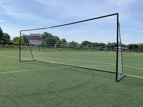 Portería de fútbol de tamaño reglamentario de 24 x 8 pies con red de HDPE resistente a la intemperie. Acero galvanizado recubierto de polvo negro de