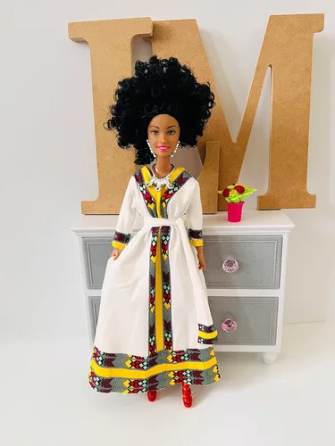 Miniatura 3 de Maya en vestido largo (pelo rizado)