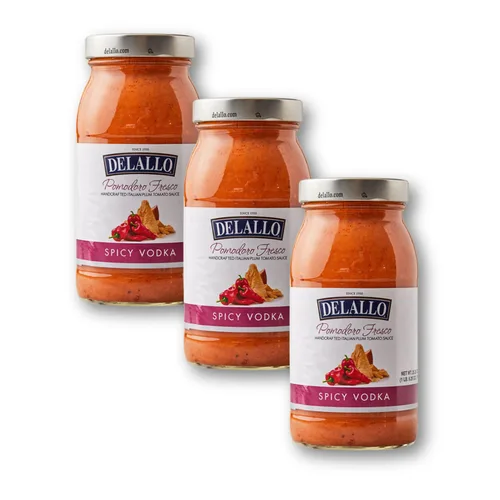 DeLallo Salsa de pasta de vodka picante, hecha con queso parmesano y pimiento rojo triturado, hecha a mano en pequeños lotes, rica textura cremosa,