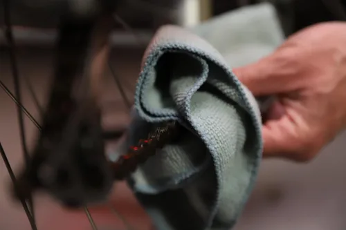 Miniatura 7 de STA-BIL SPORT Limpiador y lubricante para cadenas de bicicleta: evita el óxido en cadenas, cables y desviadores, lubricante premium, fácil