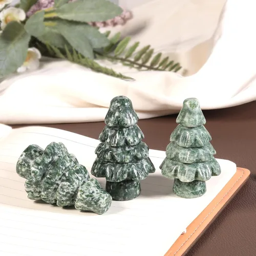 Miniatura 2 de Mini adorno de mesa de árbol de Navidad de mano de 1.97 pulgadas, decoración de escritorio para reiki de Navidad, cristal curativo Feng Shui, piedra