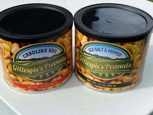1 barbacoa Carolina, 1 paquete variado de Salt n Pepper Gillespie's Peanuts cultivados en nuestra granja familiar. (1 barbacoa de Carolina, 1 sal y