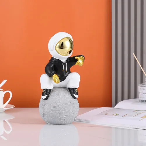Miniatura 4 de LCCCK Figura de astronauta espacial, escultura de astronauta negro dorado, estatua de astronauta, regalos para niños, ornamento, decoración de 1