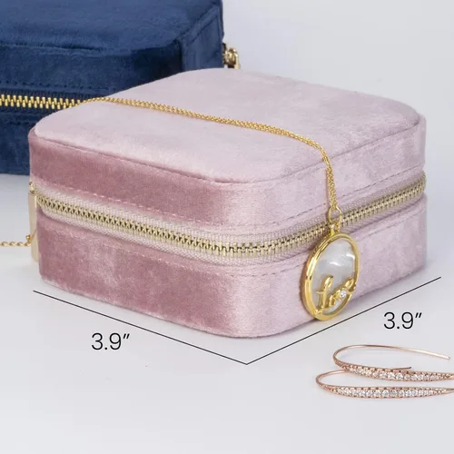 Miniatura 7 de SoleGood Joyero pequeño de terciopelo de felpa, organizador de almacenamiento de collares, anillos, mini joyero, organizador de viaje para mujeres