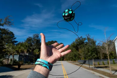 Miniatura 9 de Waboba Bola de Retorno Bounceback Negra y Azul Lunar, Bolas Hiper Rebote, Rebote Extremo y Diversión, Bola de Rebote Super Alto para Juegos Activos