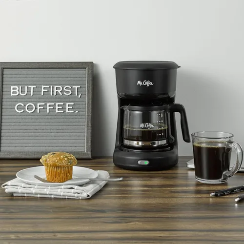 Miniatura 6 de Mr. Coffee® Mini cafetera con interruptor de infusión de 5 tazas, color negro
