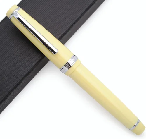 Miniatura 15 de JINHAO 82 - Pluma estilográfica con clip plateado (punta F 0.020 in, verde aguacate)