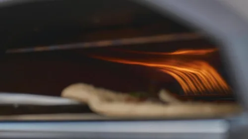 Miniatura 9 de Horno de pizza Ooni Koda 2 de gas – Horno de pizza al aire libre de 14" cocina pizza en 60 segundos, incluye regulador de 28 mBar y manguera de gas