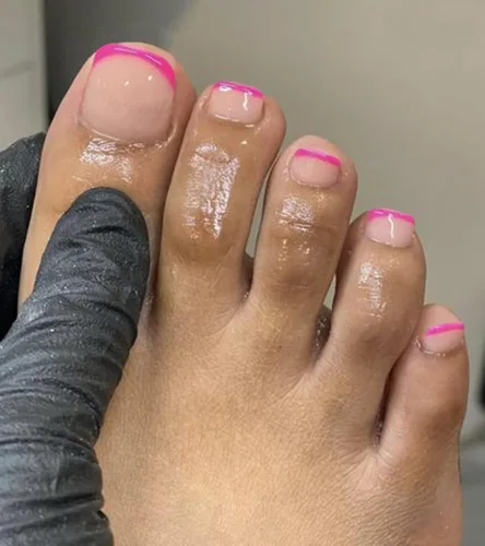 Miniatura 9 de Uñas postizas a presión para los dedos, color rosa intenso, color sólido, para verano, uñas postizas, kit de pedicura para mujeres, 28 piezas
