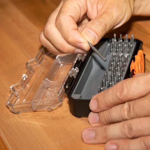 Miniatura 8 de Klein Tools 32717 Juego de destornilladores de precisión con funda, kit de herramientas de reparación multifunción todo en uno incluye 39 puntas