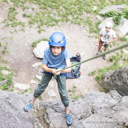 Miniatura 3 de Petzl Cuerda MAMBO – Cuerda dinámica única de 0.398 in de diámetro con buen agarre para gimnasio o escalada en roca Verde
