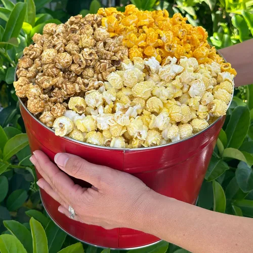 Miniatura 2 de Signature Popcorn - Lata de metal reutilizable rojo sólido de 2 galones - Mantequilla, caramelo y queso cheddar