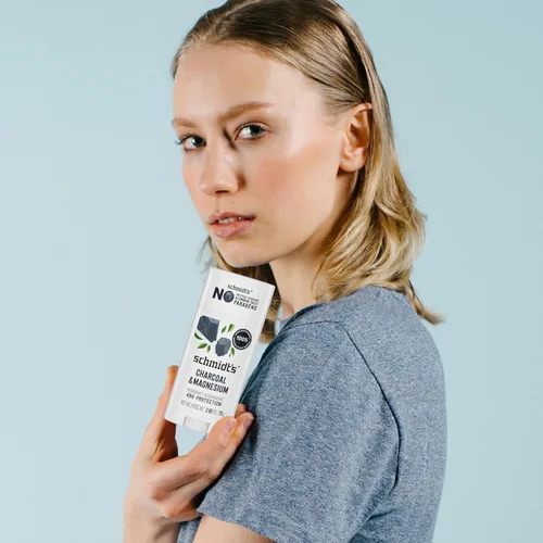 Miniatura 9 de Schmidt's Desodorante sin aluminio vegano con carbón y magnesio con protección contra el olor de 24 horas, para mujeres y hombres, ingredientes