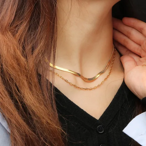 Miniatura 4 de JoycuFF Collar de oro para mujer, delicado collar de gargantilla en capas para mujer, caja de clip de serpiente, cuerda Figaro, collar de cadena