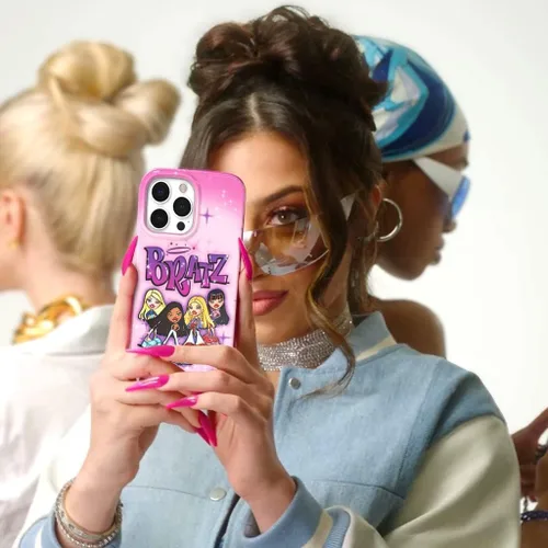 Miniatura 7 de VELVET CAVIAR x Bratz - Funda para iPhone 15 Pro Max, compatible con MagSafe, probada en caídas de 10 pies, rosa, ángeles de aerógrafo Aerógrafo