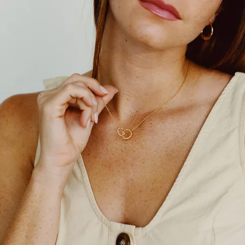 Miniatura 4 de Ava Riley - Collar delicado para mujer, collar simple de 14K de plata real para mujeres, joyería de gargantilla Karma con cierre de perla, círculo
