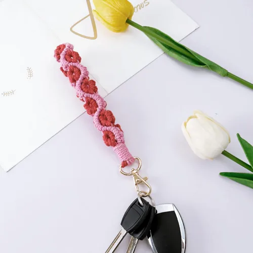 Miniatura 2 de Correa de muñeca bohemia de macramé para teléfono, cordón para teléfono celular con pestaña de amarre, dije de llavero, cadena de teléfono Flores