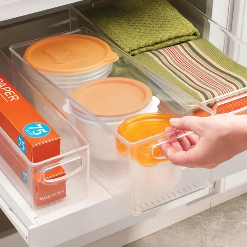 Miniatura 8 de iDesign - Recipiente de plástico apilable para despensa con asas para gabinetes o refrigerador, transparente, fabricado en EE. UU Para armarios
