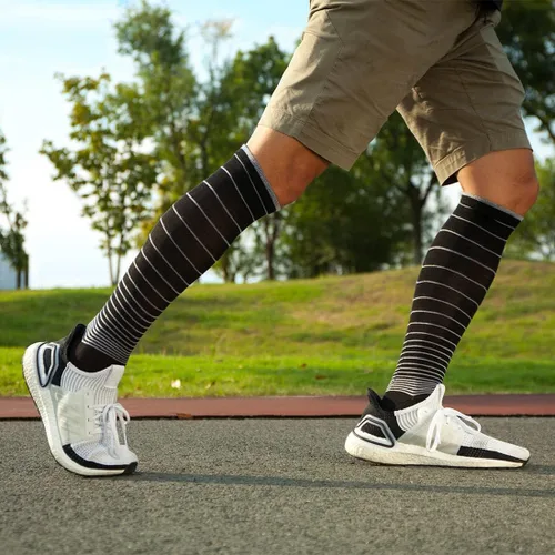 Miniatura 3 de ja vie JAVIE - Calcetines de compresión de lana merino para mujeres y hombres, cómodos, cálidos, hasta la rodilla, ligeros (15-20 mmHg), 2 pares 1