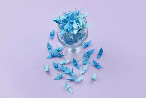 Miniatura 2 de 100 grúas de papel de origami tono azul tono 1.5 x 1.5 pulgadas, grúas de papel de origami plegadas hechas a mano para boda, regalo de Navidad