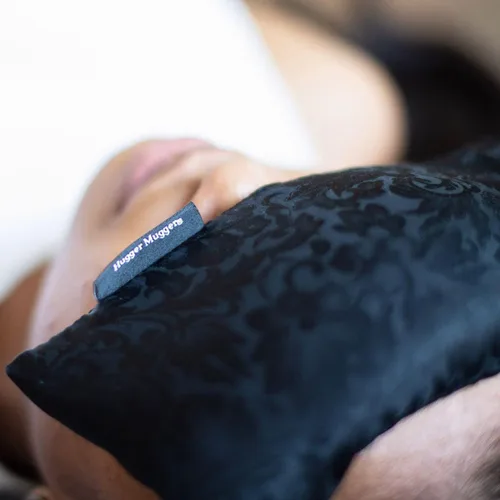Miniatura 3 de Hugger Mugger Almohada de ojos de seda con relleno de linaza, relleno de linaza orgánica, relajación sin olor, peso ligero, frío en el congelador