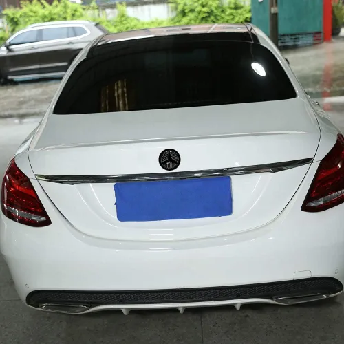 Miniatura 3 de YIWANG 3 unids real fibra de carbono coche puerta trasera camión arranque emblema insignia etiqueta para Mercedes Benz Clase C W205 2016-2019 Auto