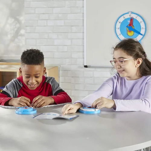 Miniatura 7 de hand2mind - Reloj numérico avanzado para aprender a decir la hora, reloj analógico para el aprendizaje de los niños, línea numérica para niños