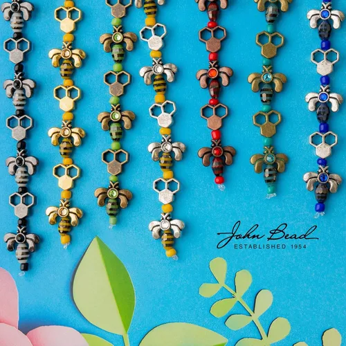 Miniatura 6 de John Bead Hilo de cuentas de 5 pulgadas en forma de panal y abejas en blanco y negro con detalles de bronce