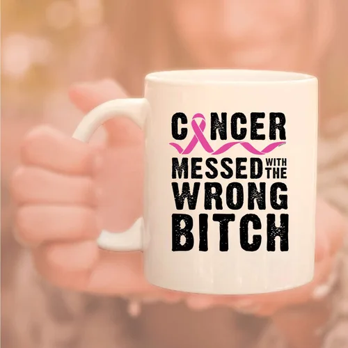 Miniatura 7 de Veracco Cáncer Messed With The Wrong B Taza de café de cerámica Regalo de concientización sobre el cáncer de mama (blanco)