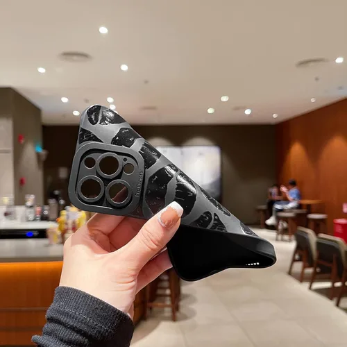 Miniatura 4 de LAPOPNUT Funda negra para iPhone 13 Pro Max, Funda de silicona suave con diseño de patrón de labios lindo para mujeres y niñas, Funda protectora a