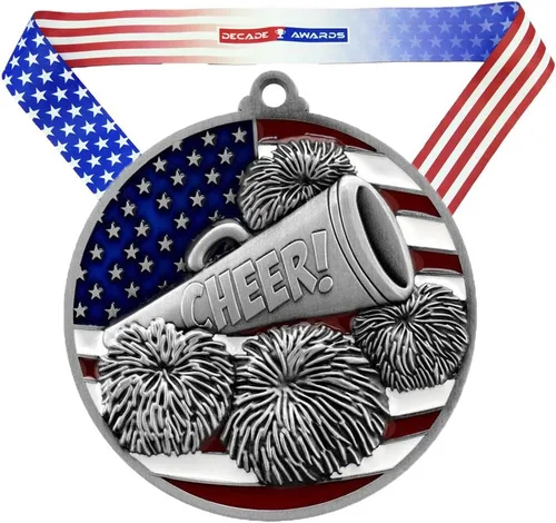 Miniatura 6 de Decade Awards Medalla grabada patriótica Cheer - Medalla de espíritu de 2.75 pulgadas de ancho con estrellas y rayas de la bandera estadounidense Oro
